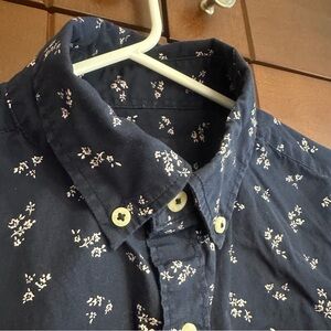 Classic fit button down shirt seriously soft